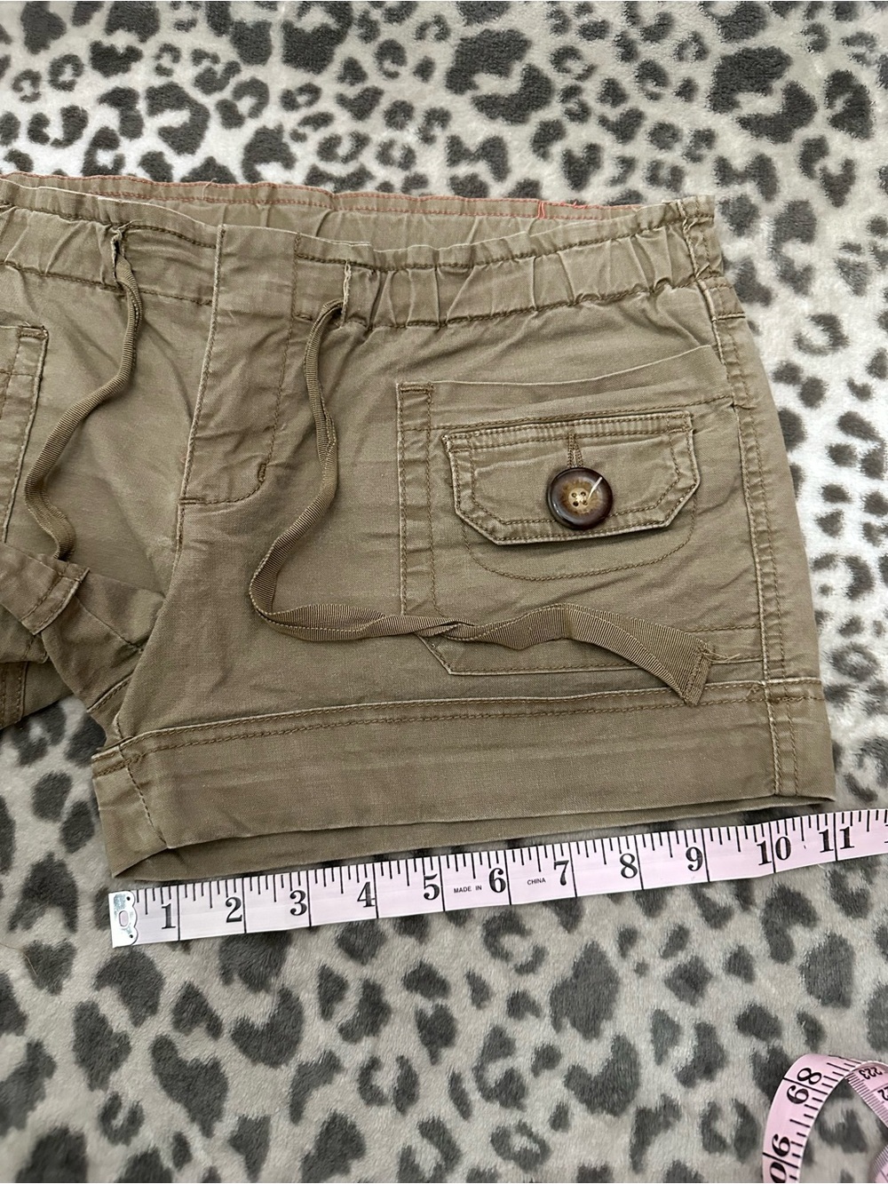 Y2K American Eagle Low Rise Utility Cargo Shorts in Green Size 2 Women’s - Picture 17 of 17